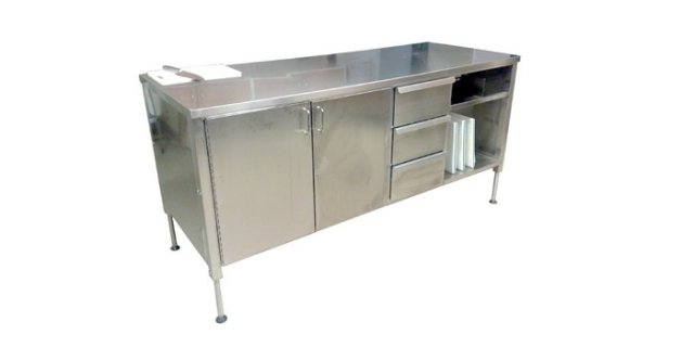 RVS Inox hoogte verstelbare werktafel -hydraulisch / electr.